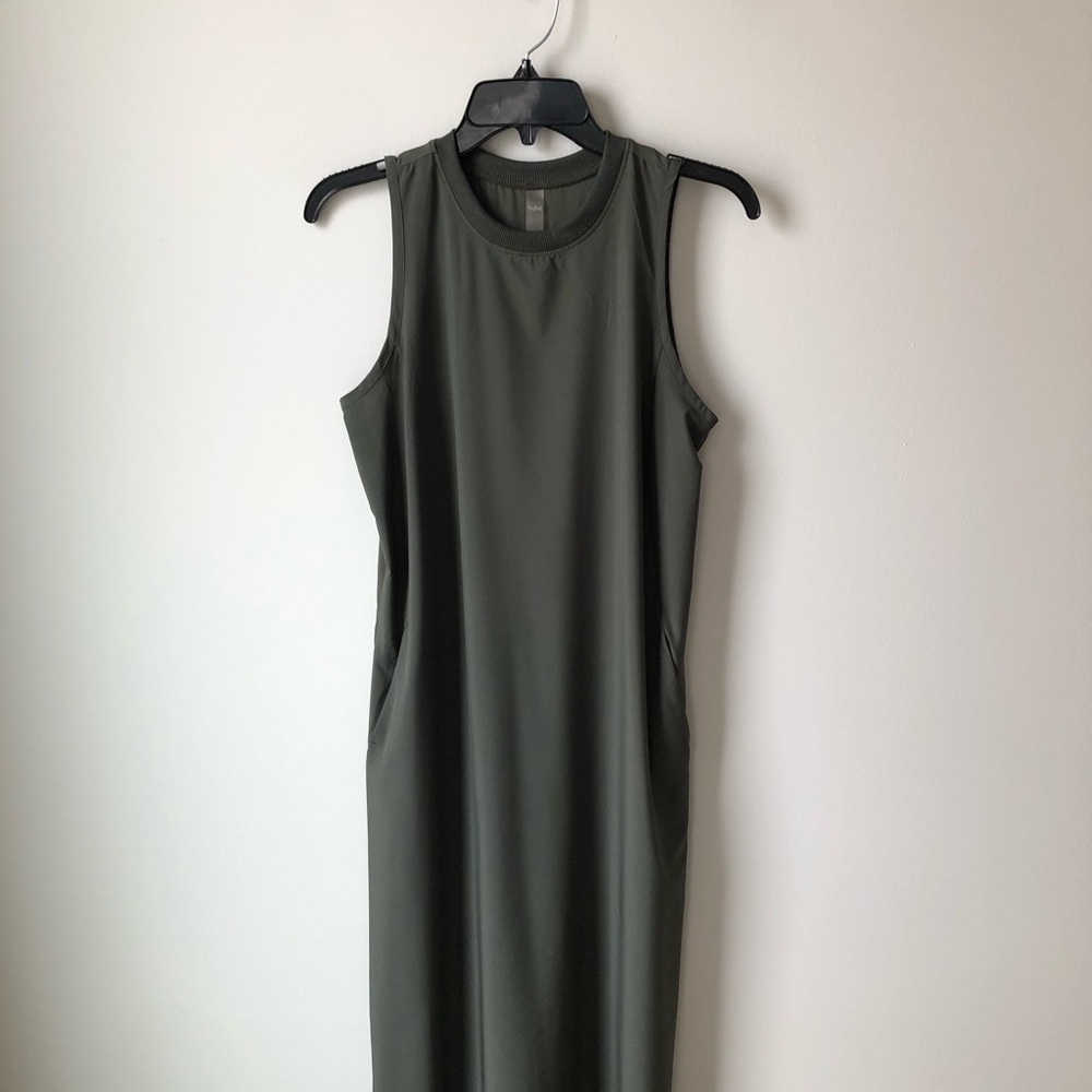Reitman’s Hyba Sleeveless Olive Dress